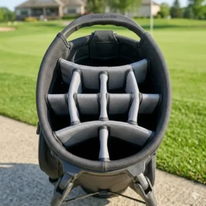 Die praktische Innenaufteilung einer golf tasche langlebiges material für Schläger.